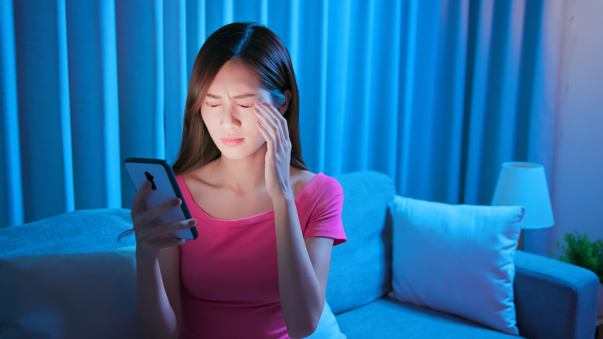 Smartphone Probably Ruining Your Eyesight